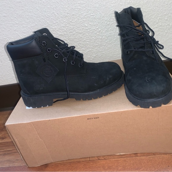Kids Size Black Timberland Boots - Picture 1 of 2